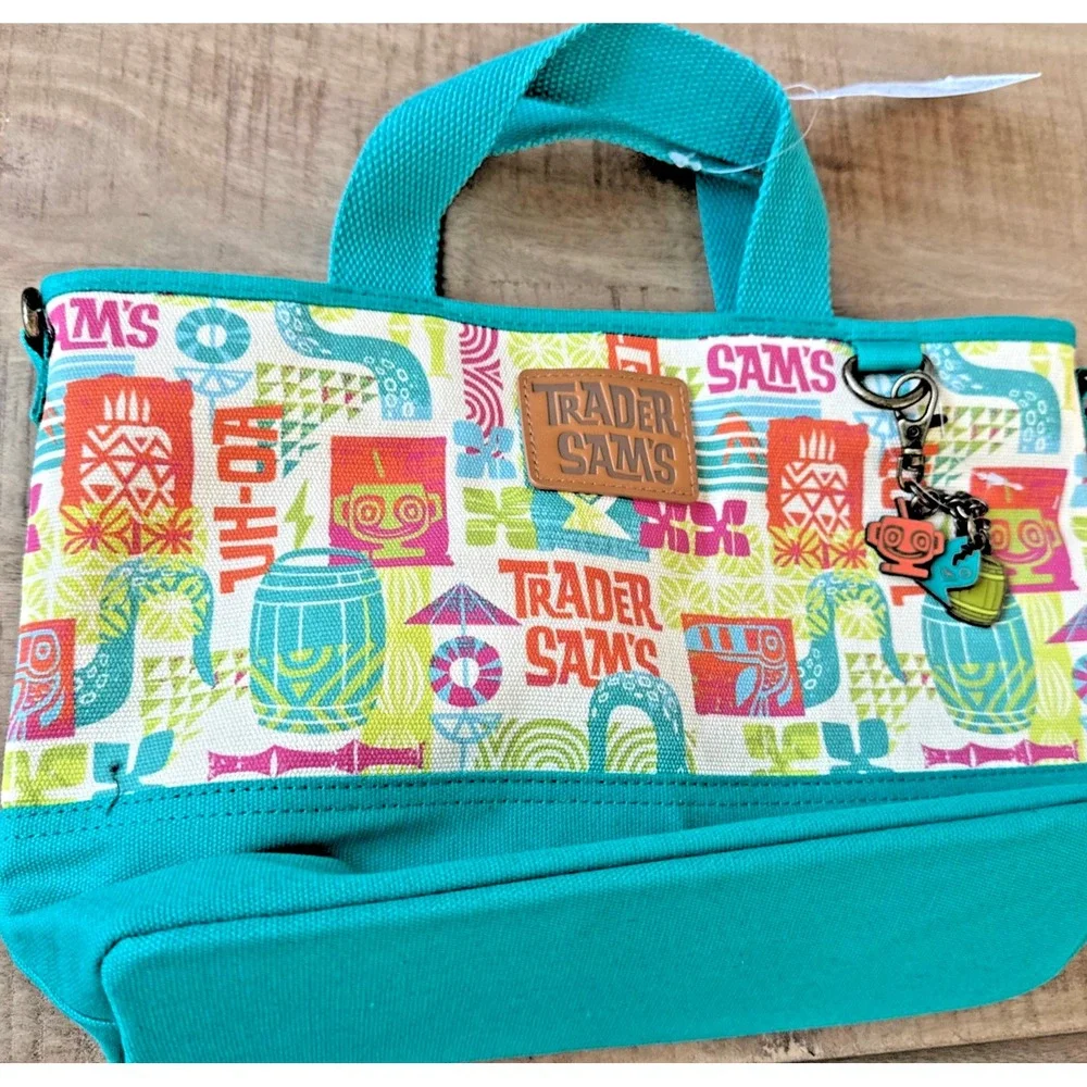 2026 Disney Parks Trader Sam's Tote Bag Full Zip & Strap Keychain Tiki Fish